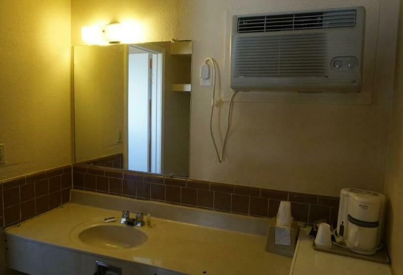 חדר סטנדרט שתי מיטות זוגיות, Budget Inn Malvern