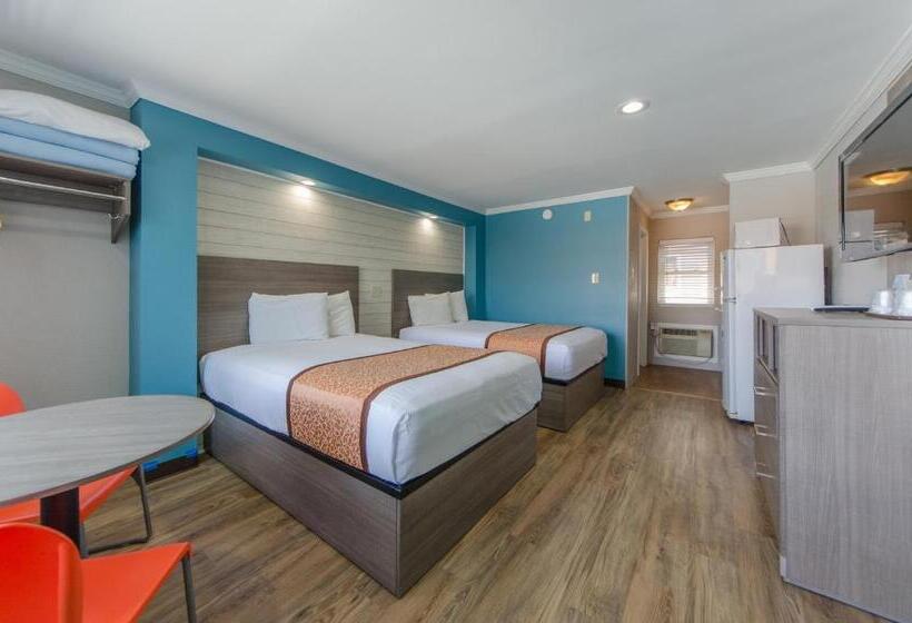 Номер Стандарт 2 Двуспальные Кровати, Dolphin Inn