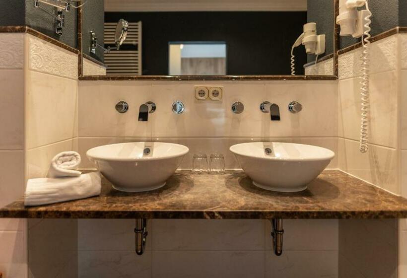 سوئیت با بالکن, Erzherzog Johann Alpin Style Hotel   Adults Only
