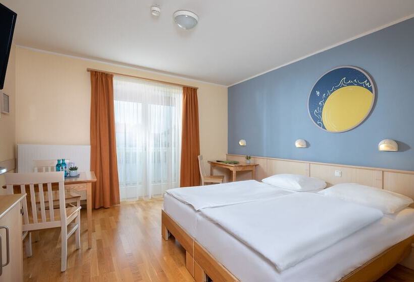 Номер Стандарт, Jufa Hotel Nördlingen