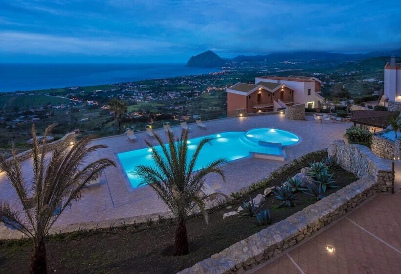 سوییت با چشم‌انداز دریا, Parco Degli Aromi Resort & Spa