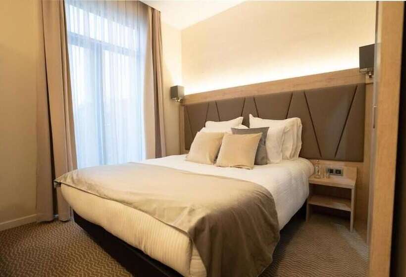 Standard Single Room, Concorde