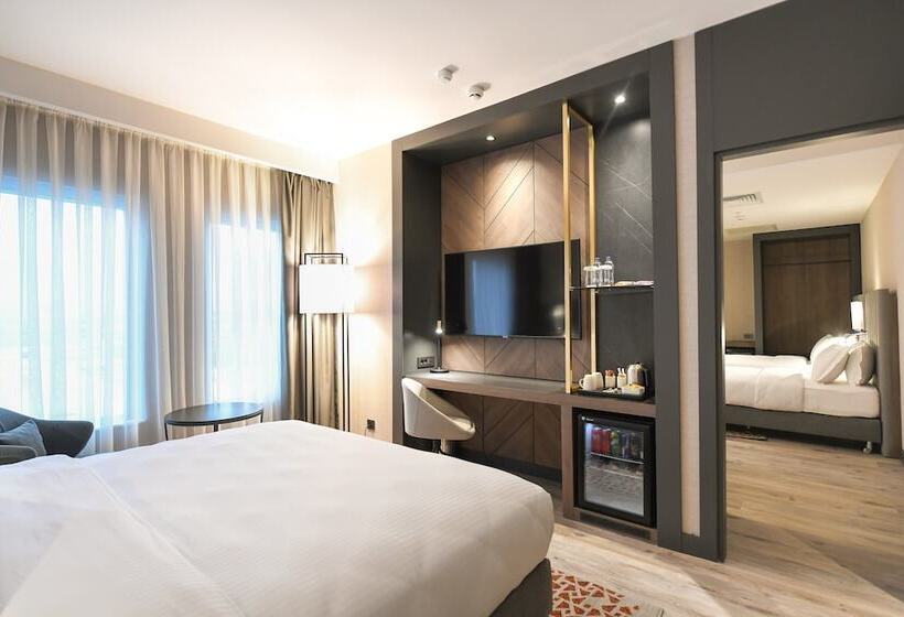 سوییت جونیور, Crowne Plaza Ankara, An Ihg