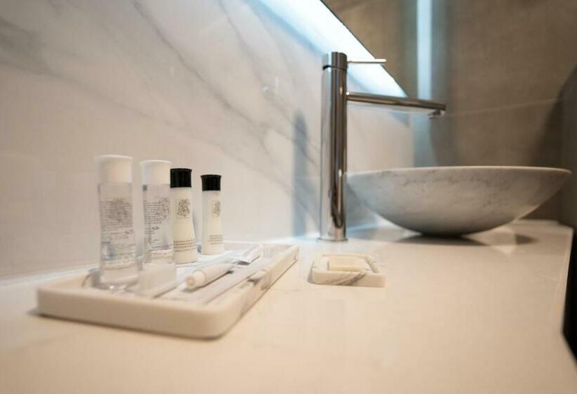 Standard Room, Concorde