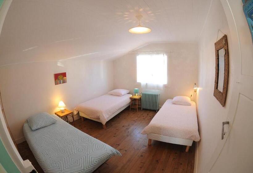 اتاق راحتی سه تخته, La Villa Tamaris Maison à Partager