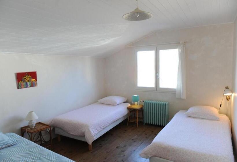اتاق راحتی سه تخته, La Villa Tamaris Maison à Partager