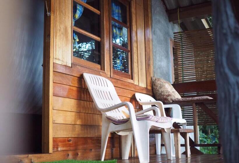 بانگلوی استاندارد, Sunset Bungalow Koh Chang Ranong