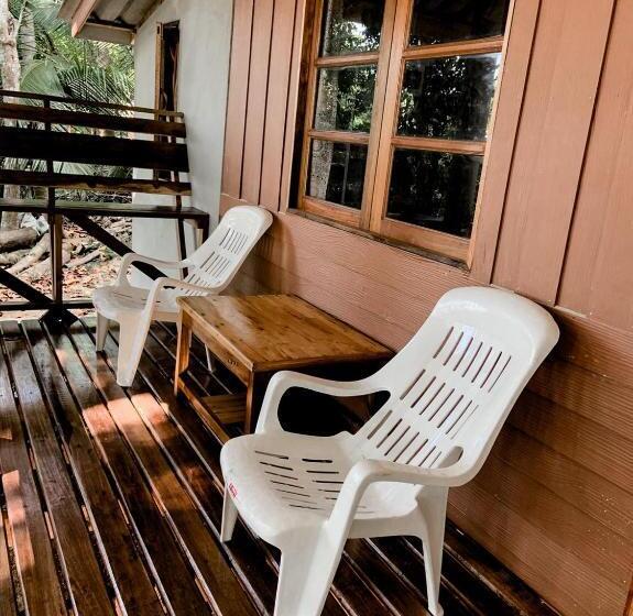 بانگلوی استاندارد با چشم‌انداز دریا, Sunset Bungalow Koh Chang Ranong