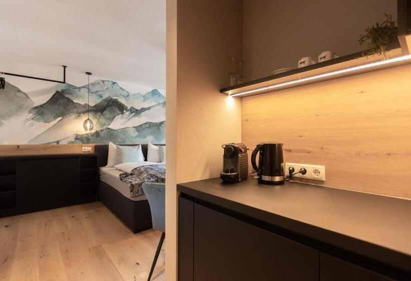 استودیوی استاندارد, Landhaus Riepler