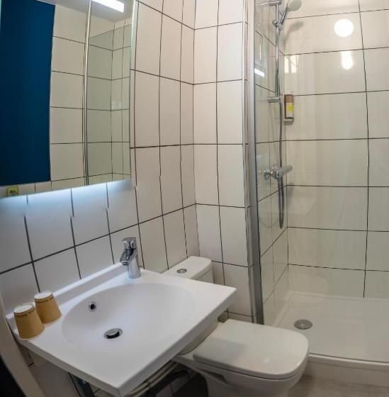 Номер Стандарт, Greet Hôtel Montbéliard