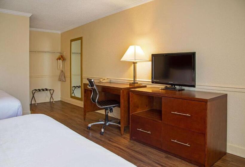 اتاق استاندارد, Econo Lodge Inn & Suites