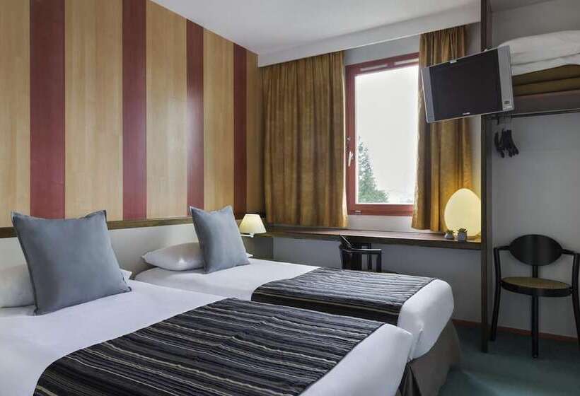 Номер Стандарт, Greet Hôtel Montbéliard