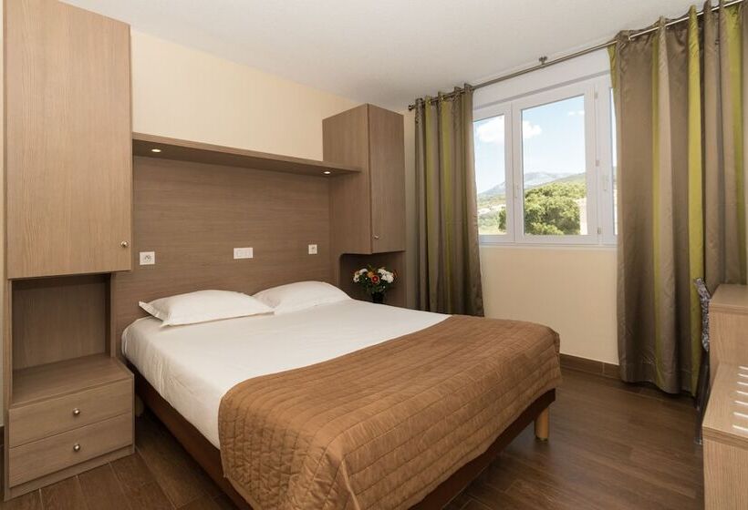غرفة قياسية ثلاثية, Hôtel Thalassa