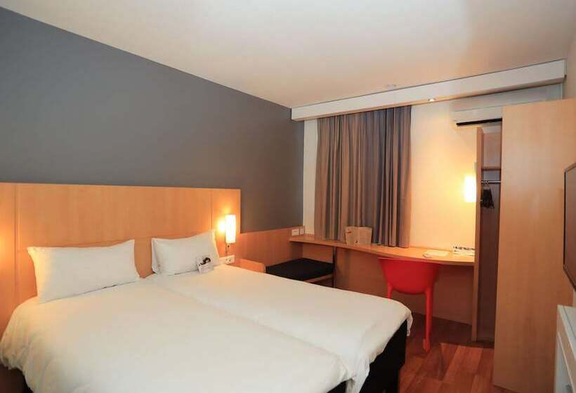 Номер Стандарт Двуспальная Кровать, Ibis Aurillac