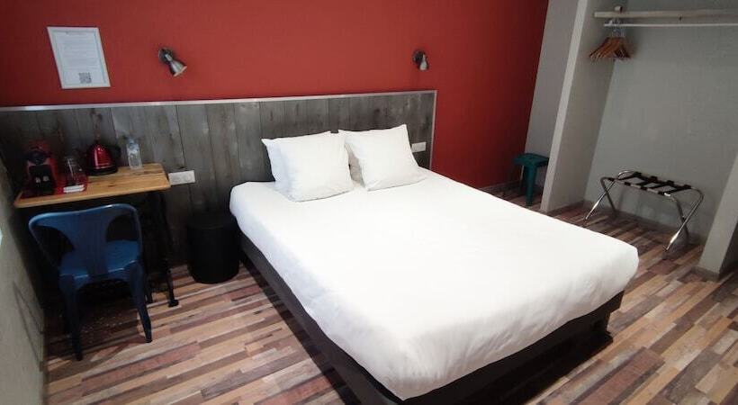 Номер Стандарт, Logis Hotel Yseria   Historical Center