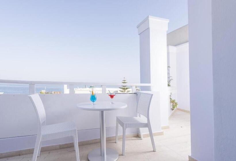 Люкс Вид на Море, Blue Waves Suites & Apartments