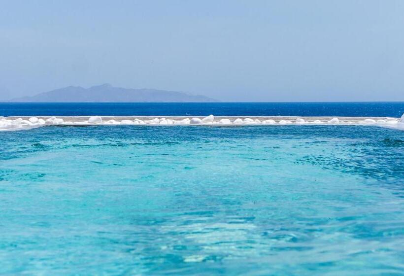 Люкс Вид на Море, Blue Waves Suites & Apartments
