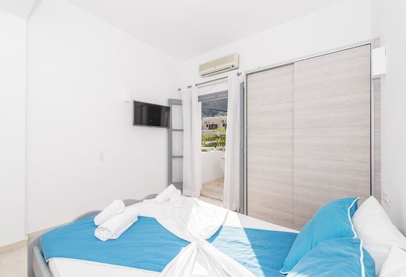 Апартаменты 2 Спальни, Blue Waves Suites & Apartments