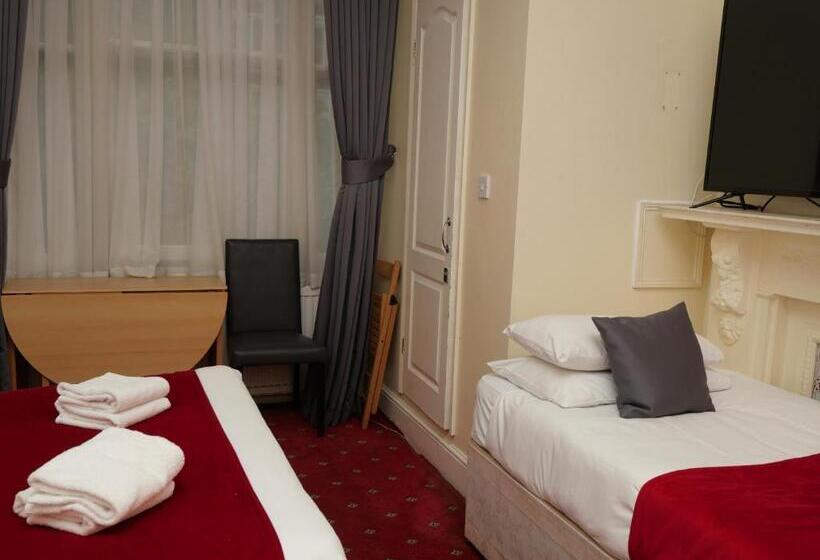 اتاق استاندارد سه تخته با سرویس بهداشتی مشترک, Arran House