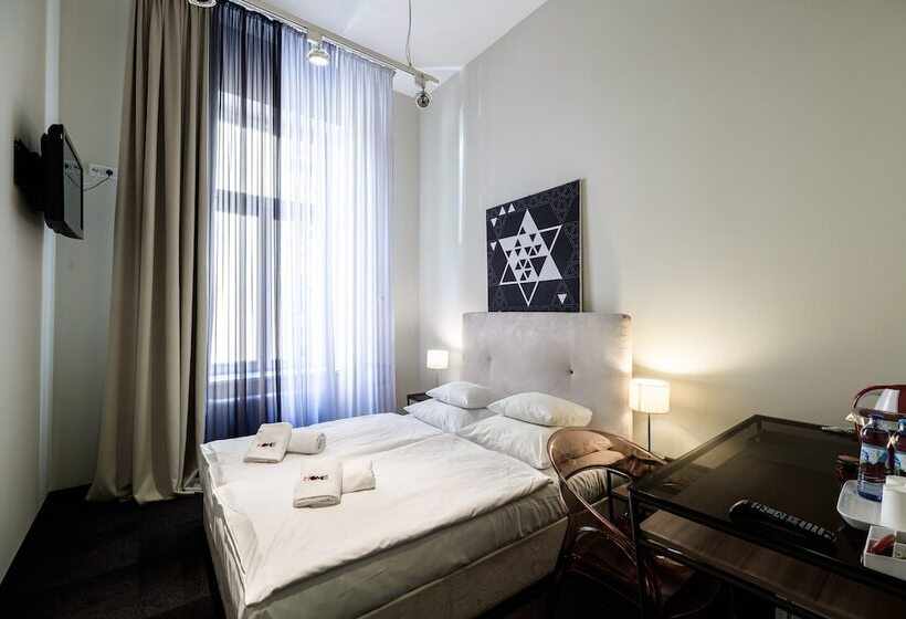 اتاق کلاسیک, Home Apart