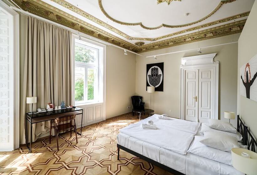 اتاق سوپریور, Home Apart