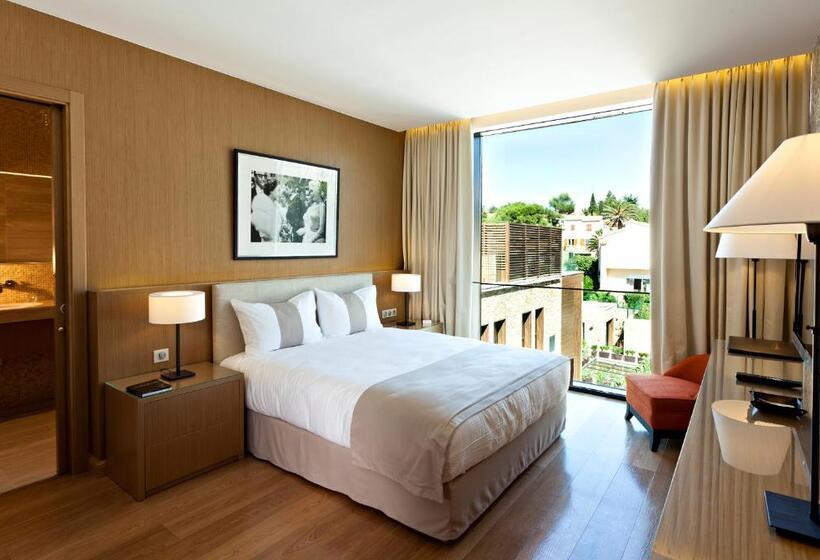 Номер Стандарт, Hostellerie La Farandole