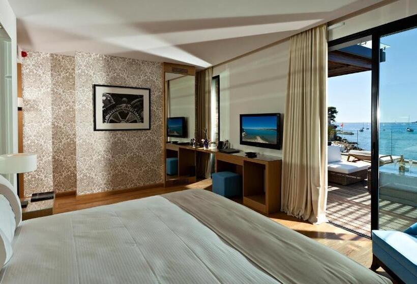 Номер Deluxe Вид на Море, Hostellerie La Farandole