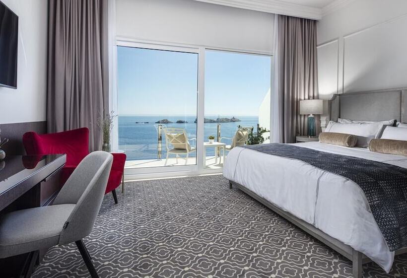 اتاق لوکس با بالکن و چشم‌انداز دریا, Royal Palm