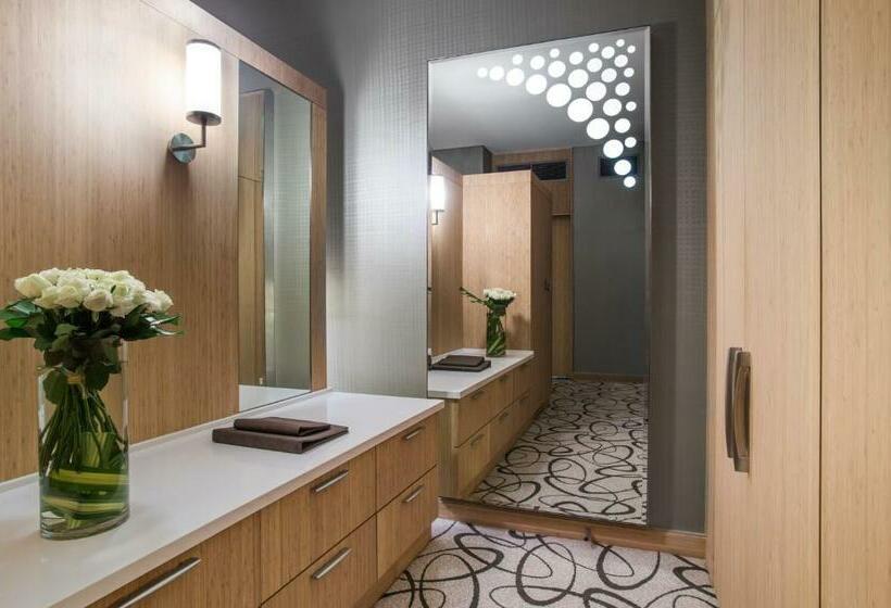 Номер Deluxe Кровать Кинг, Sofitel Dubai Downtown