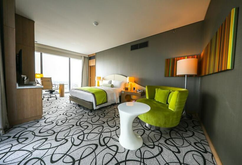 Номер Deluxe с Видом, Sofitel Dubai Downtown