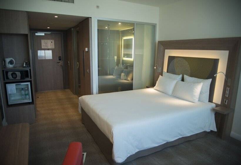 Номер Superior, Novotel Sofia