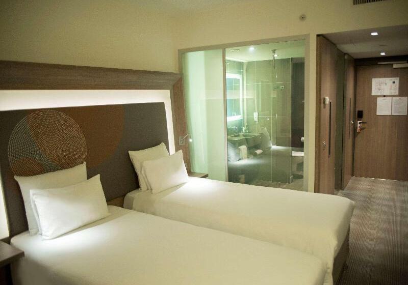 Номер Superior, Novotel Sofia