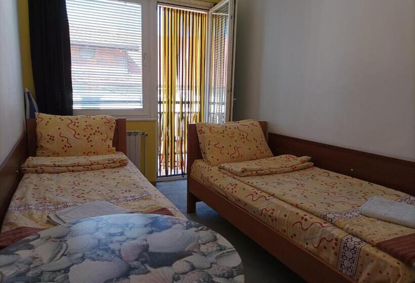 اتاق استاندارد با سرویس بهداشتی مشترک, Villa Ohrid Anastasia