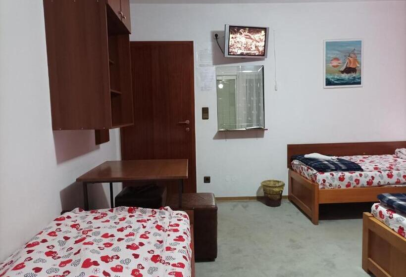 اتاق استاندارد چهارنفره با سرویس بهداشتی مشترک, Villa Ohrid Anastasia