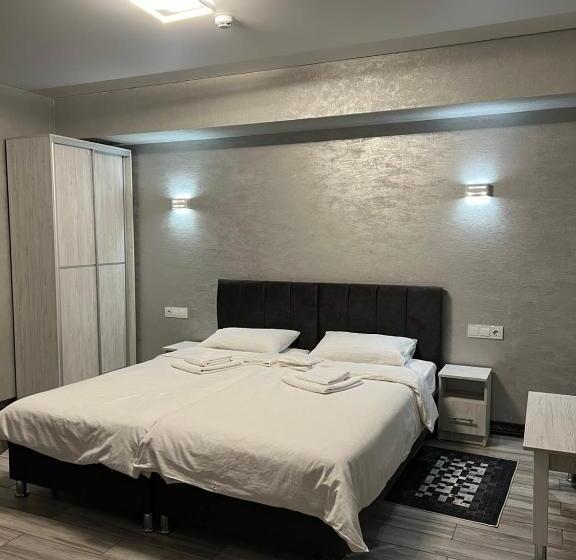 Quarto Triplo Deluxe, Naciku Spa