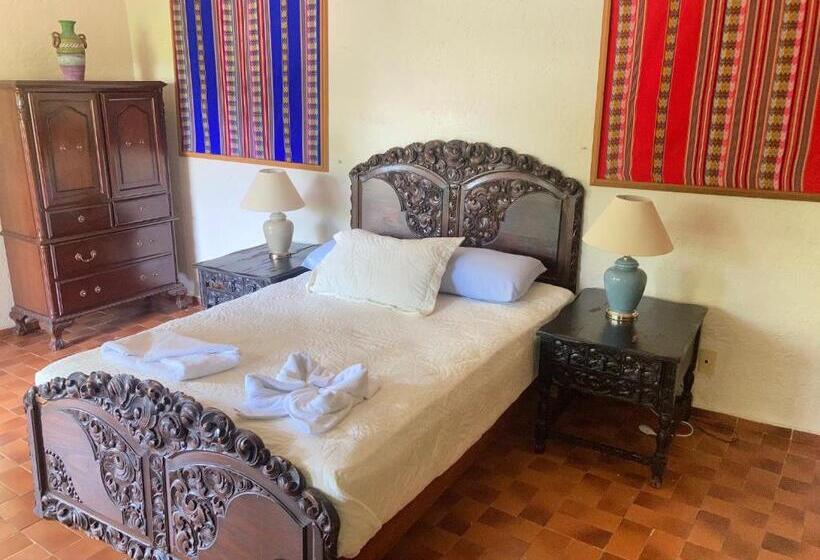 اتاق استاندارد با چشم‌انداز استخر, Casa Jacobina Tepoztlán