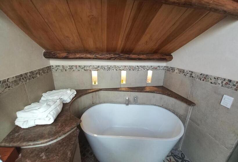 Suite with Terrace, Junvay