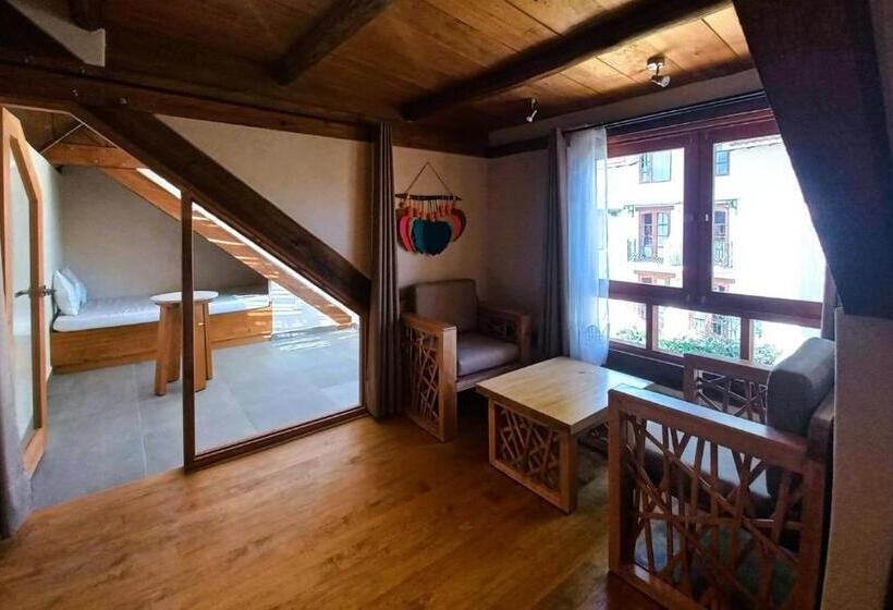 Suite with Terrace, Junvay