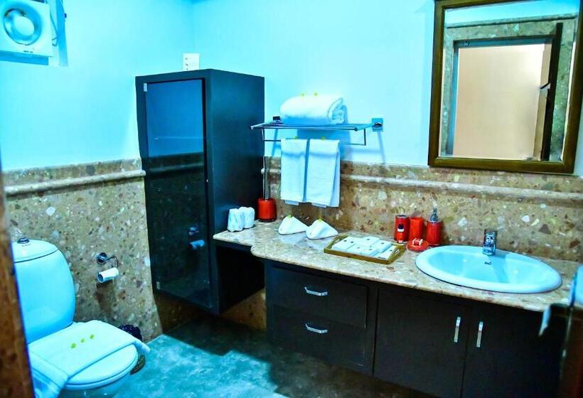 Вилла 3 Спальни, Niraamaya Blue Mountain  Chikmagalur