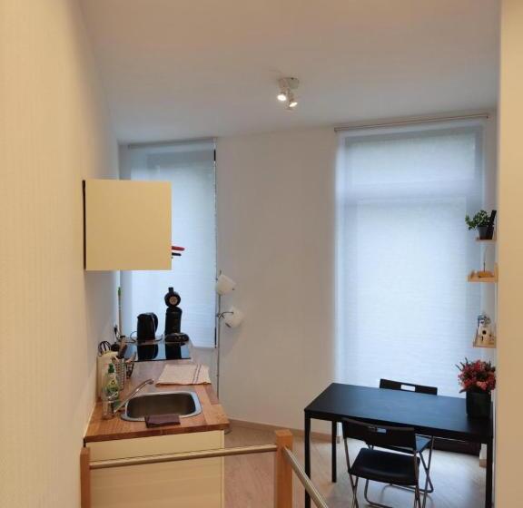 اتاق استاندارد با چشم‌انداز باغ, Studio Citadelle   Chambres Avec Salle De Bain Indépendantes Et Cuisine Partagée