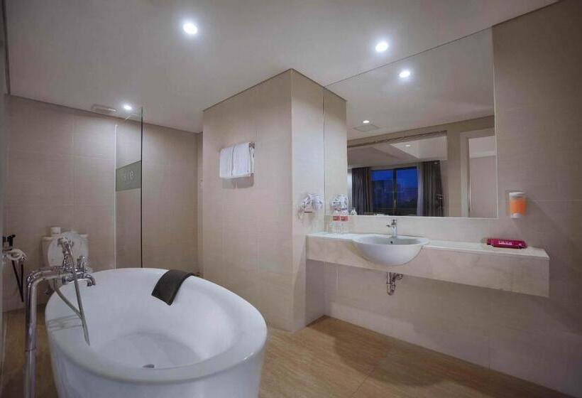 Номер Стандарт, Favehotel   Pantai Losari Makassar