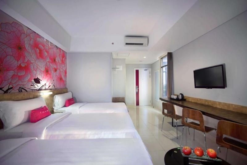 Номер Стандарт Трехместный, Favehotel   Pantai Losari Makassar