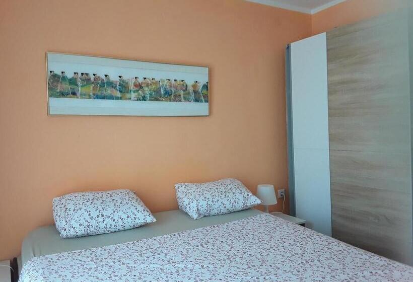 آپارتمان 1 خوابه همکف, Apartment Biro Kestenovi