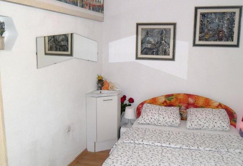 آپارتمان 2 خوابه, Apartment Biro Kestenovi