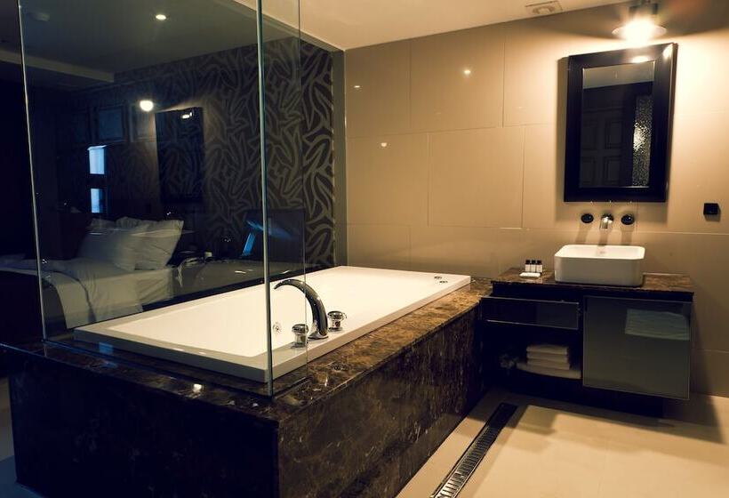 Номер Deluxe, Busan Amare