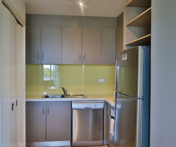 1침실 디럭스 아파트 바다 전망, Lady Bay Resort