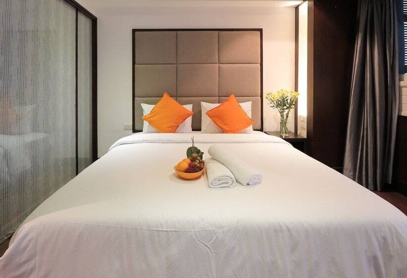 Quarto Superior, Rich Boutique