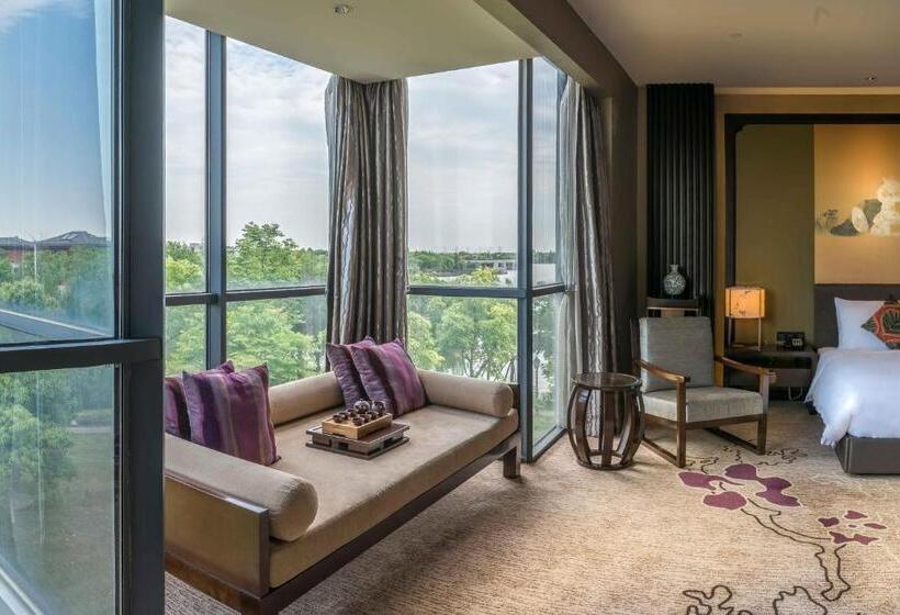 Люкс Повышенной Комфортности, Citic Pacific Zhujiajiao Jin Jiang
