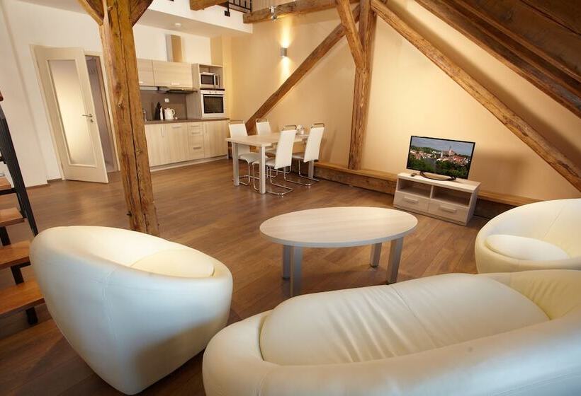 带露台两卧公寓, Residence U černé Věže české Budějovice