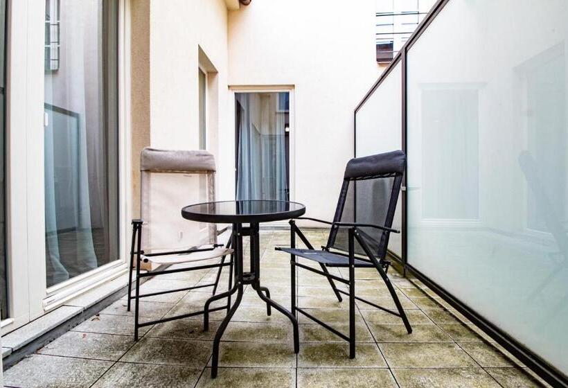 带1个卧室的带阳台的公寓, Residence U černé Věže české Budějovice